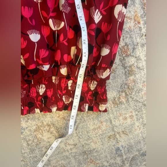 CAbi Corsage Blouse Womens Small Red Floral Bishop Sleeve Smocked Ruffle Top - Picture 10 of 10